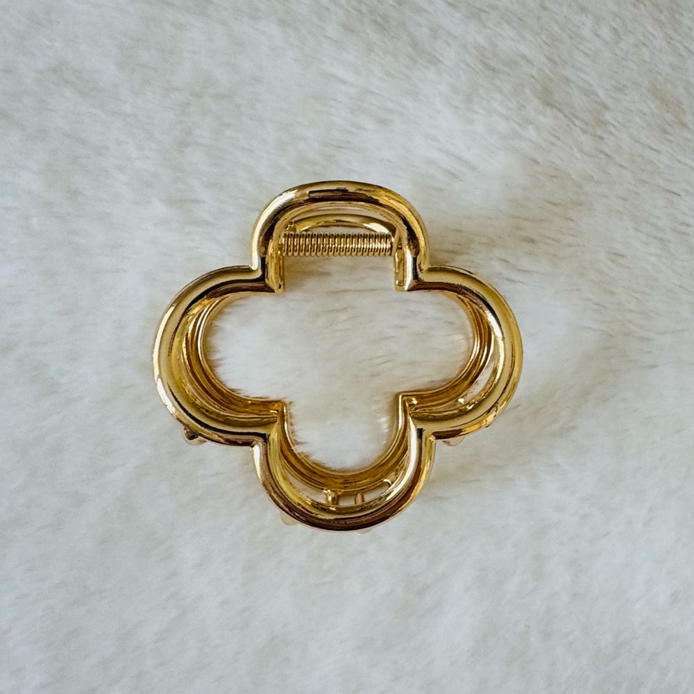 Gold Clover Hair Claw Clip - Picture 4 of 7